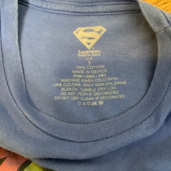 ⭐️40% Off⭐️ DC Comics Superman Graphic Vintage T-shirt - Picture 4 of 4